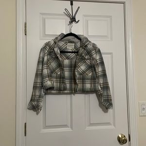 Aeropostale green cropped, hooded, flannel women’s size xs super cute and comfy